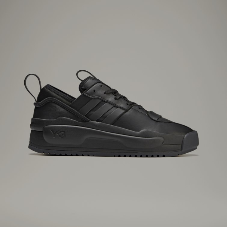 Rivalité Adidas Y-3 élégante