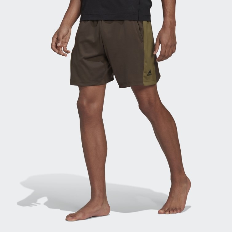 Adidas Short D'entraînement De Yoga Olive
